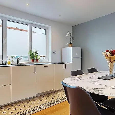 Prázdninový dům Maison Climatisee Avec Jardin Proche Monnet, Mermoz Rungis