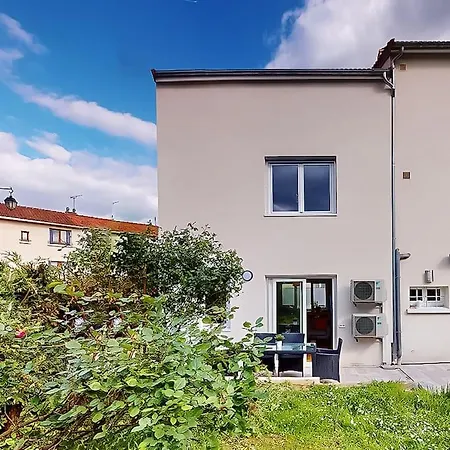 Maison Climatisee Avec Jardin Proche Monnet, Mermoz Prázdninový dům